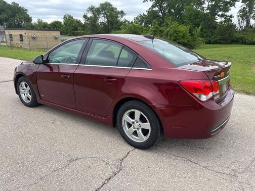 Red 2015 Chevrolet Cruze 1LT