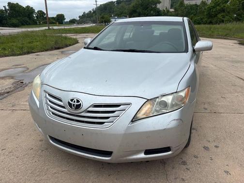 Silver 2009 Toyota Camry LE