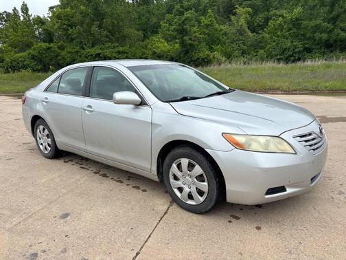 Silver 2009 Toyota Camry LE