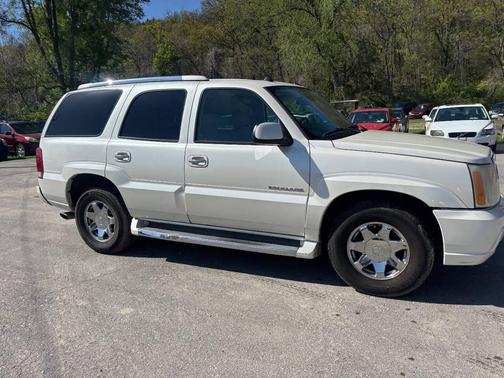 2004 Cadillac Escalade Base