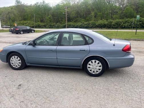 2006 Ford Taurus SE 4dr Sedan