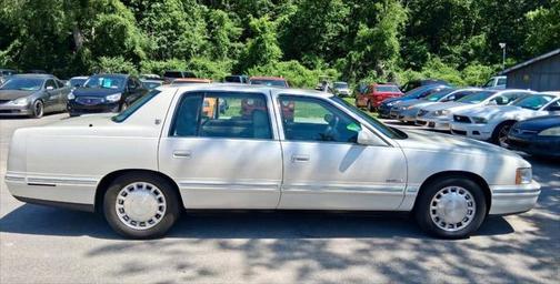 1999 Cadillac DeVille Base
