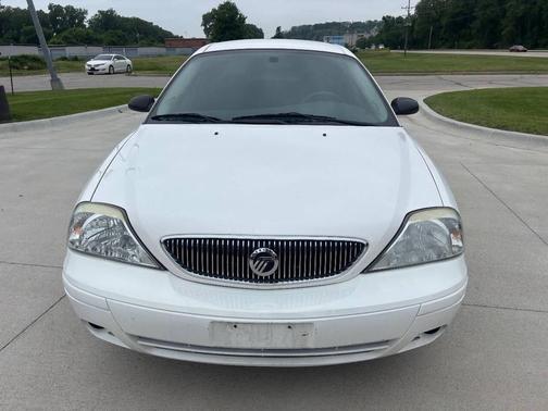 White 2005 Mercury Sable GS 4dr Sedan