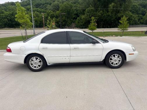 White 2005 Mercury Sable GS 4dr Sedan