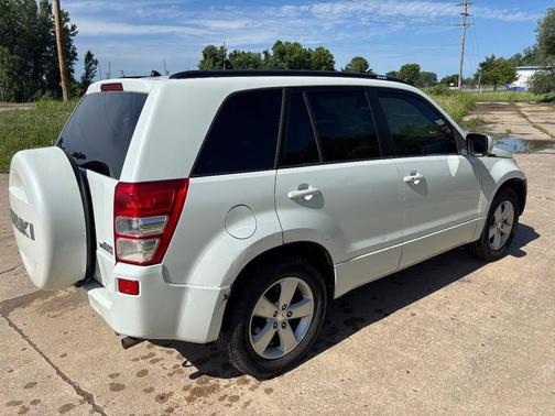White Water Pearl 2010 Suzuki Grand Vitara Limited
