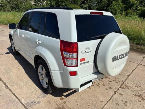 White Water Pearl 2010 Suzuki Grand Vitara Limited