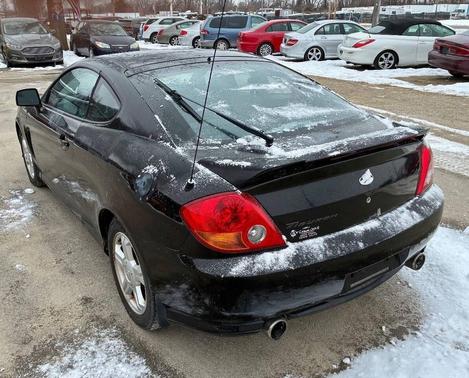 2003 Hyundai Tiburon Base 2dr Hatchback