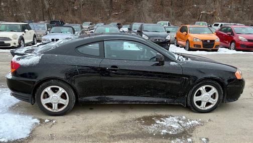 2003 Hyundai Tiburon Base 2dr Hatchback