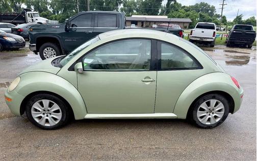 Green 2008 Volkswagen New Beetle SE