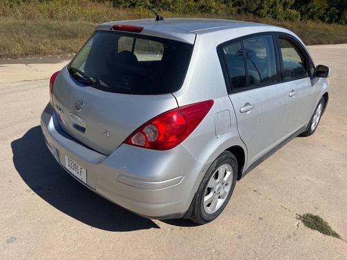 2009 Nissan Versa 1.8 SL