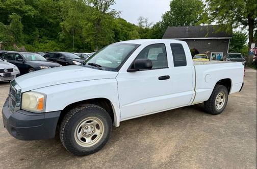 White 2007 Dodge Dakota ST Club Cab