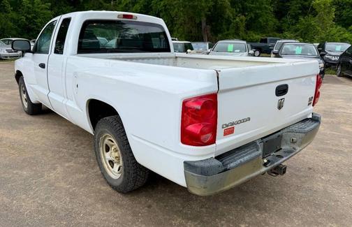 White 2007 Dodge Dakota ST Club Cab