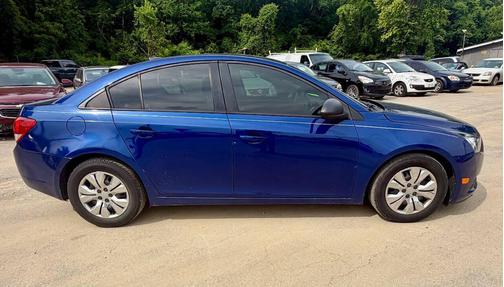 Blue 2013 Chevrolet Cruze LS