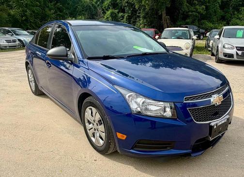Blue 2013 Chevrolet Cruze LS
