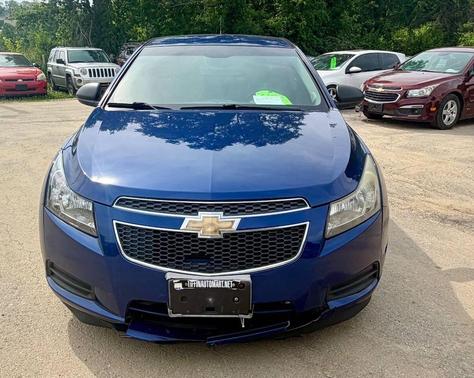 Blue 2013 Chevrolet Cruze LS