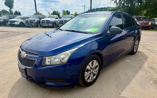 Blue 2013 Chevrolet Cruze LS
