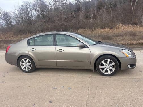 2005 Nissan Maxima SL