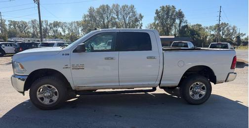 White 2016 RAM 2500 SLT 4x4 4dr Crew Cab 6.3 ft. SB Pickup