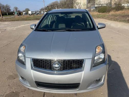 Silver 2010 Nissan Sentra 2.0 SR