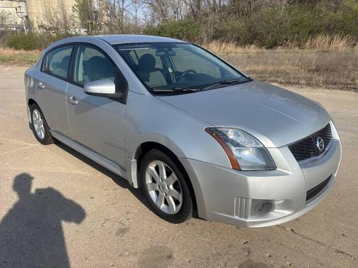 Silver 2010 Nissan Sentra 2.0 SR