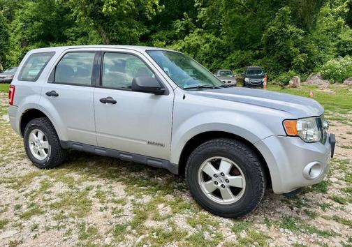 Silver Metallic Clearcoat 2008 Ford Escape XLS