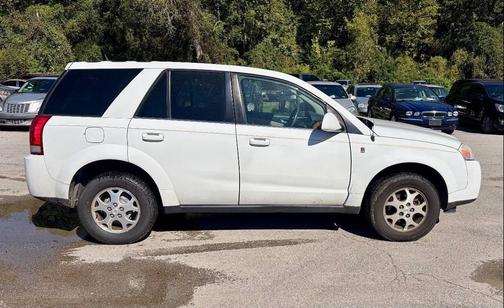 White 2006 Saturn Vue Base