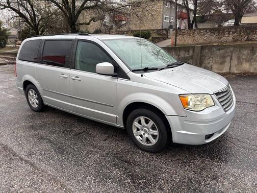 2010 Chrysler Town & Country Touring