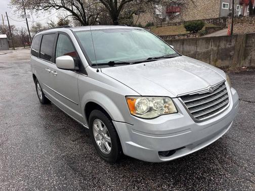 2010 Chrysler Town & Country Touring