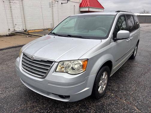 2010 Chrysler Town & Country Touring