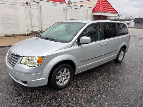 2010 Chrysler Town & Country Touring