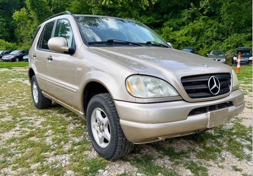 Tan 2001 Mercedes-Benz M-Class ML 320 AWD 4MATIC 4dr SUV
