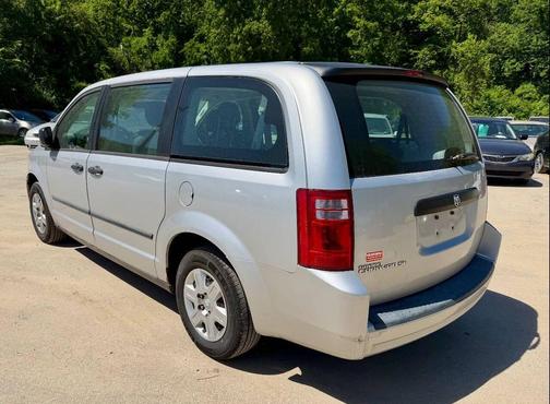 Silver 2008 Dodge Grand Caravan SE