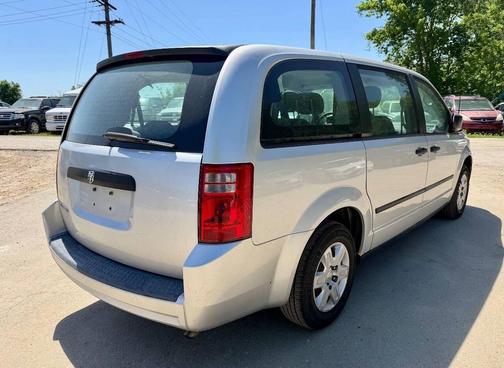 Silver 2008 Dodge Grand Caravan SE