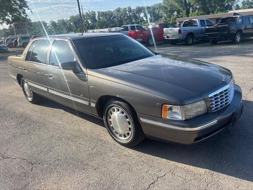 1999 Cadillac DeVille Base