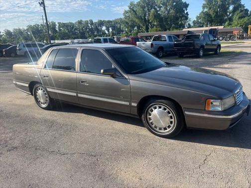 1999 Cadillac DeVille Base