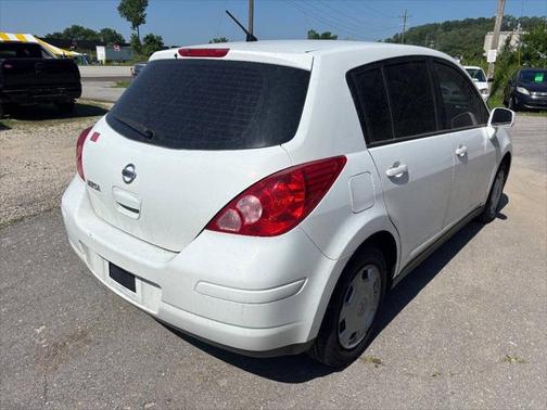 2011 Nissan Versa 1.8 S