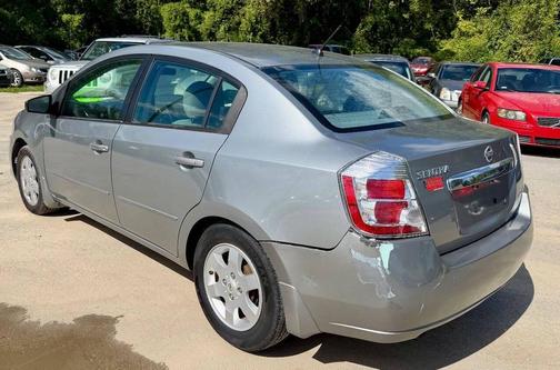 Gray 2010 Nissan Sentra 2.0 S