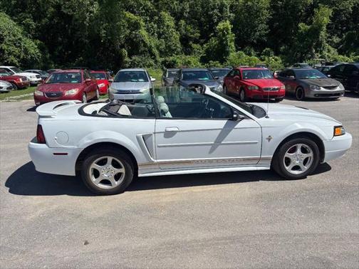 2003 Ford Mustang Premium