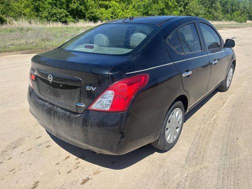 Black 2012 Nissan Versa 1.6 S