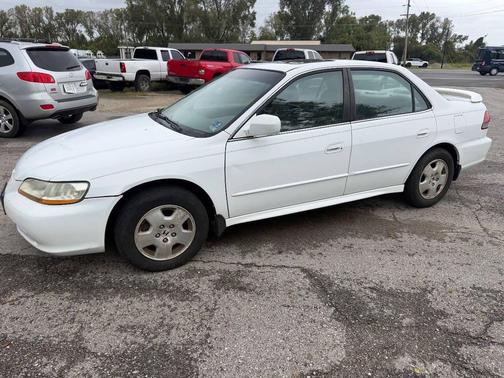 White 2002 Honda Accord SE