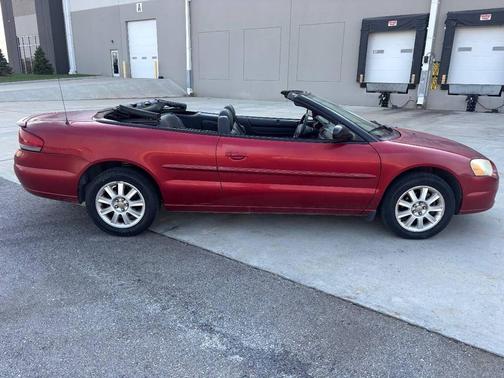 Maroon 2004 Chrysler Sebring Base