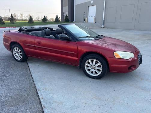 Maroon 2004 Chrysler Sebring Base