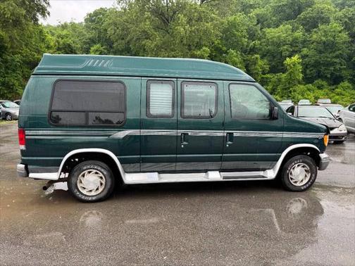 2001 Ford E150 Cargo
