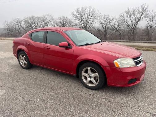 2012 Dodge Avenger SXT 4dr Sedan