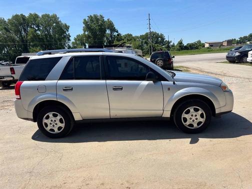 Off White 2007 Saturn Vue Base