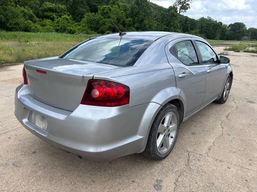 Billet Silver Metallic Clearcoat 2013 Dodge Avenger SE