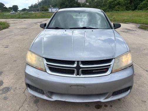 Billet Silver Metallic Clearcoat 2013 Dodge Avenger SE