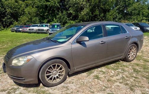 Gray 2010 Chevrolet Malibu LT