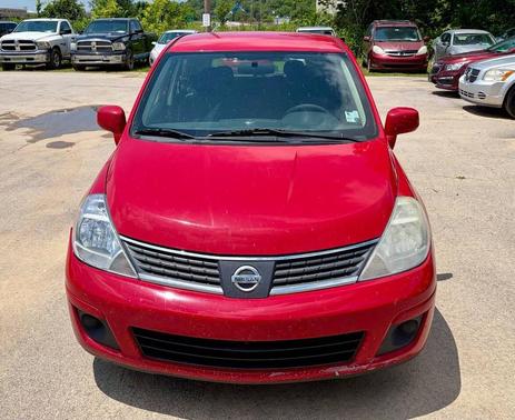 Red 2009 Nissan Versa 1.8 S