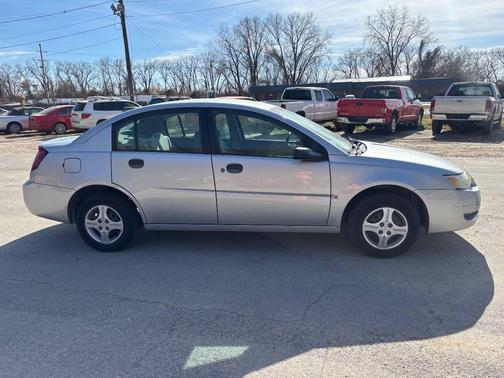 2005 Saturn Ion 1
